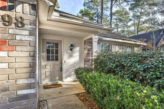 98 S Village Knoll Circle, The Woodlands, TX 77381
