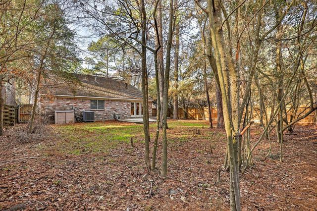 98 S Village Knoll Circle, The Woodlands, TX 77381