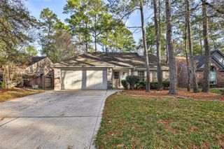 98 S Village Knoll Circle, The Woodlands, TX 77381