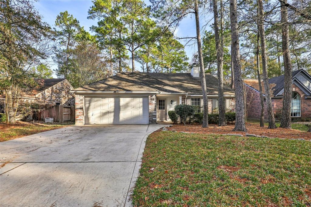 98 S Village Knoll Circle, The Woodlands, TX 77381