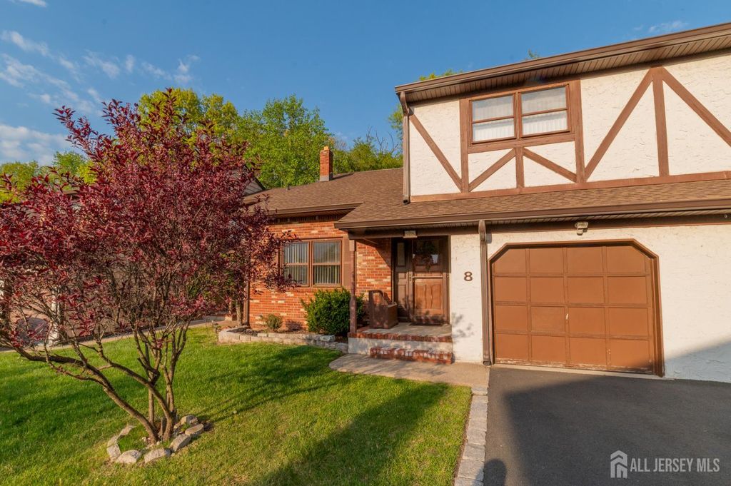 8 Winsor Court, Sayreville, NJ 08872