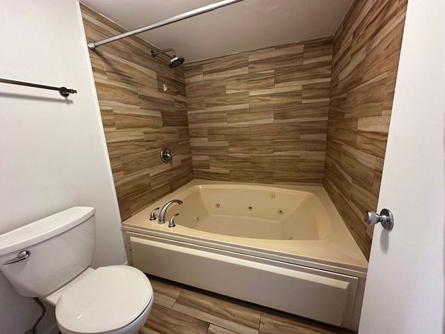 6020 Lake Bluff Drive 201, Tinley Park, IL 60477