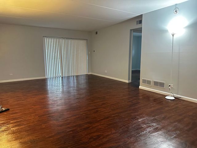 6020 Lake Bluff Drive 201, Tinley Park, IL 60477