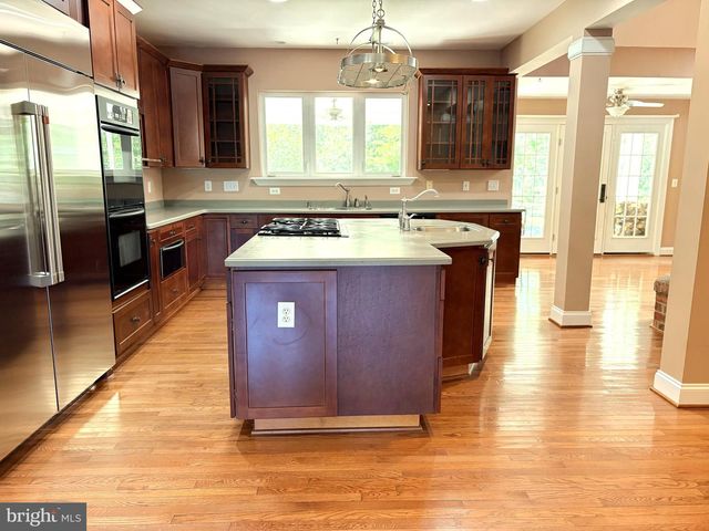 8612 SANDY BEACH LN, King George, VA 22485