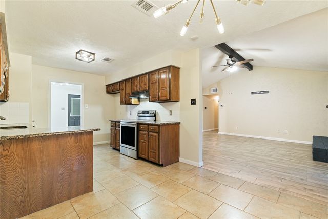 417 Kirby Creek Drive, Grand Prairie, TX 75052