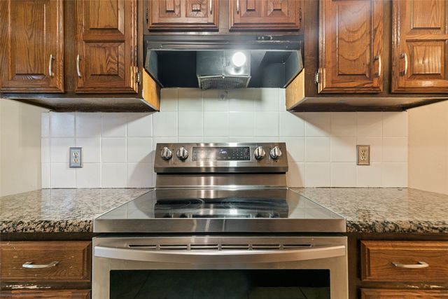 417 Kirby Creek Drive, Grand Prairie, TX 75052