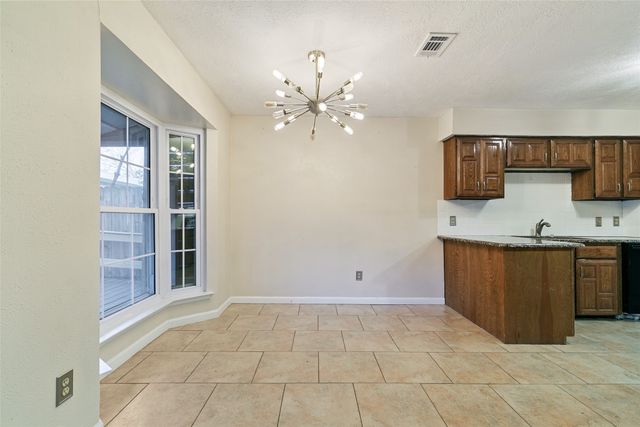 417 Kirby Creek Drive, Grand Prairie, TX 75052