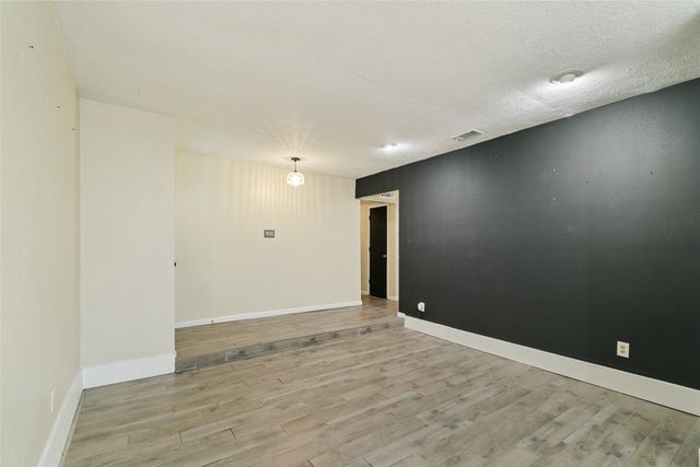 417 Kirby Creek Drive, Grand Prairie, TX 75052