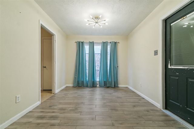 417 Kirby Creek Drive, Grand Prairie, TX 75052