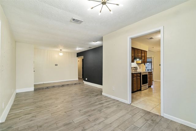 417 Kirby Creek Drive, Grand Prairie, TX 75052