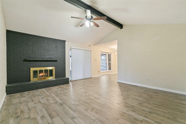 417 Kirby Creek Drive, Grand Prairie, TX 75052