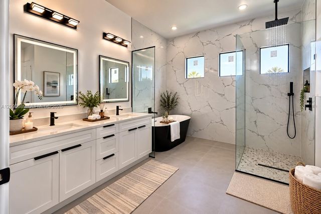 1032 NW 33rd Place, Cape Coral, FL 33993