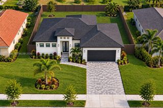 1032 NW 33rd Place, Cape Coral, FL 33993