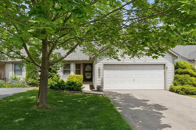 2443 Shoreham Highlands Street, Saint Joseph, MI 49085