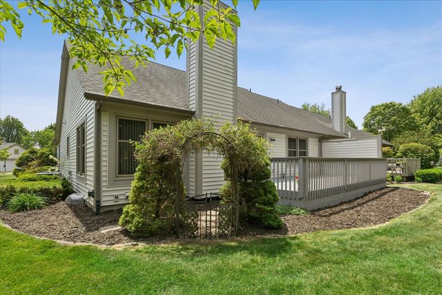 2443 Shoreham Highlands Street, Saint Joseph, MI 49085