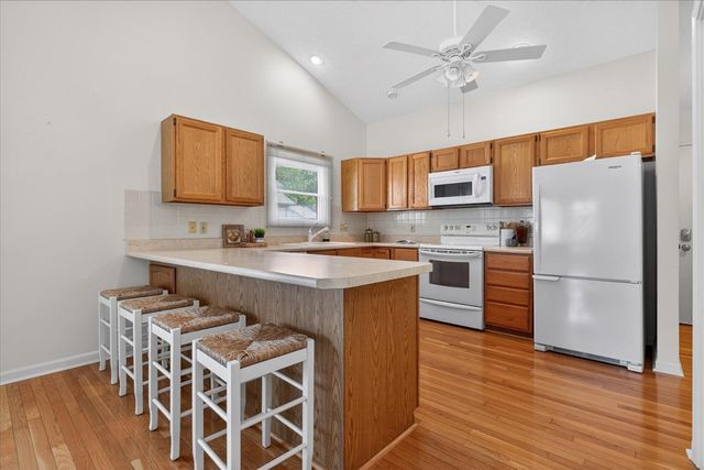 2443 Shoreham Highlands Street, Saint Joseph, MI 49085