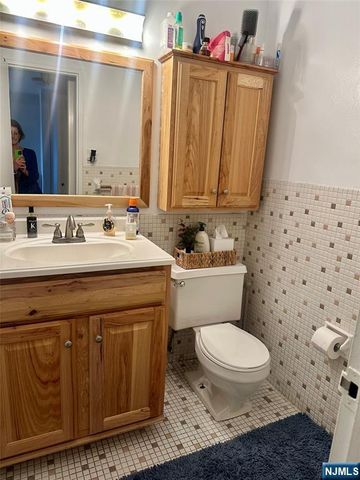 2100 Linwood Avenue 3F, Fort Lee, NJ 07024
