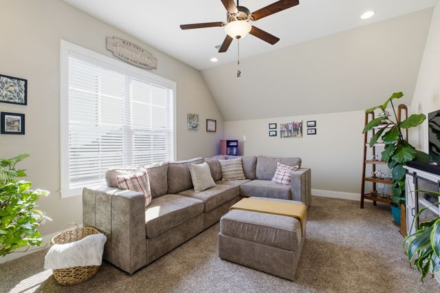 706 Brooke Cv, Mount Juliet, TN 37122