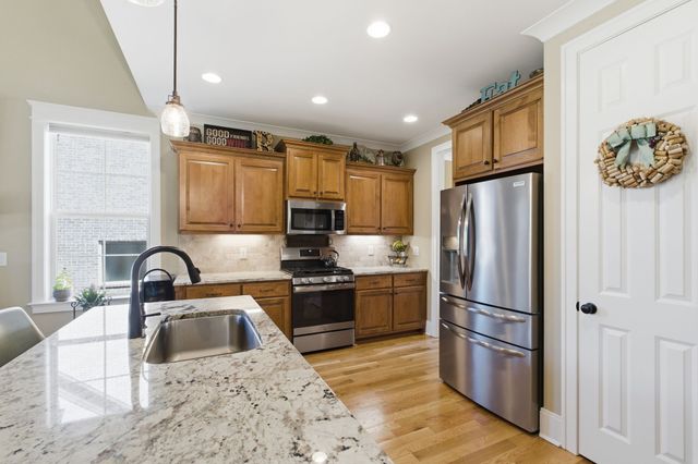 706 Brooke Cv, Mount Juliet, TN 37122
