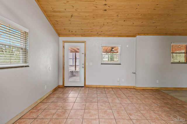 6050 W Hwy 4, Century, FL 32535