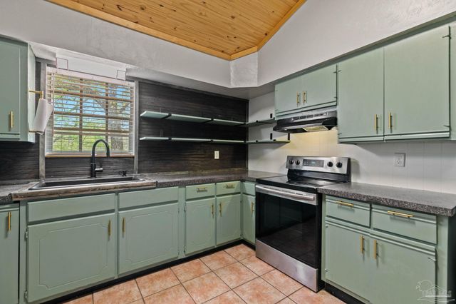 6050 W Hwy 4, Century, FL 32535