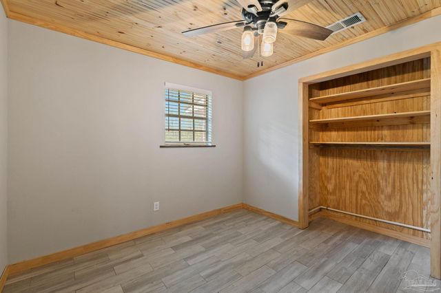 6050 W Hwy 4, Century, FL 32535