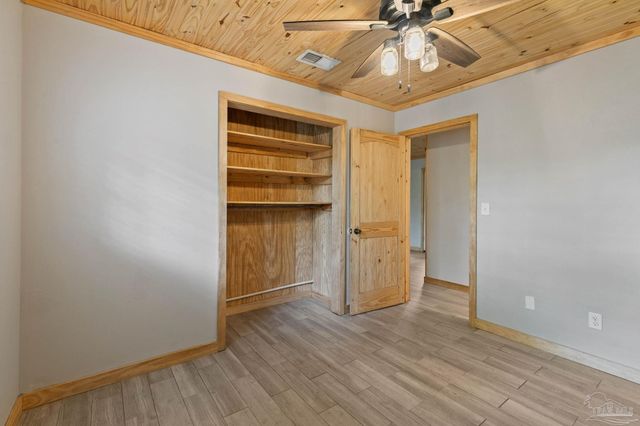 6050 W Hwy 4, Century, FL 32535