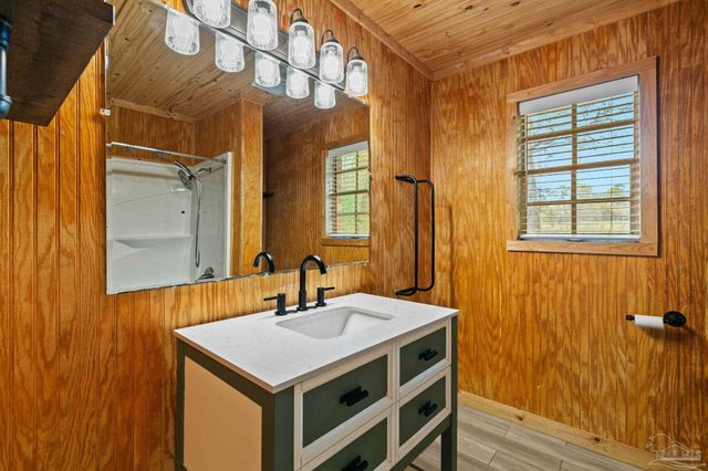 6050 W Hwy 4, Century, FL 32535