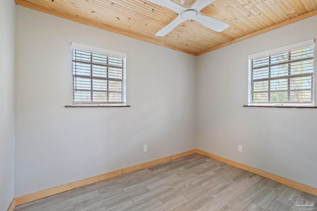 6050 W Hwy 4, Century, FL 32535