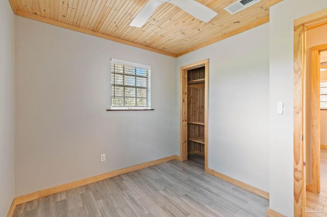 6050 W Hwy 4, Century, FL 32535