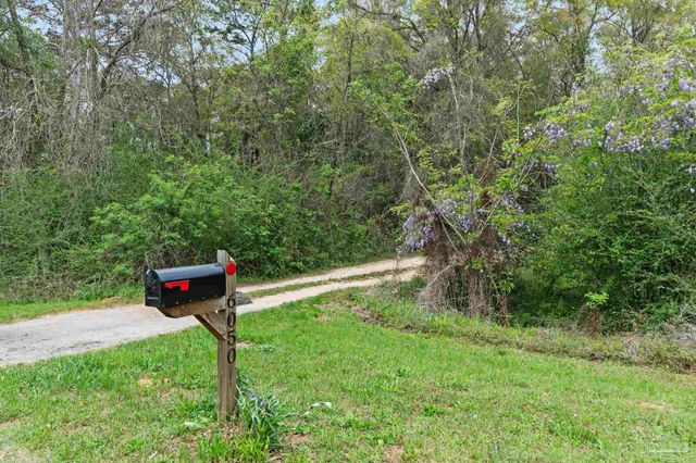 6050 W Hwy 4, Century, FL 32535