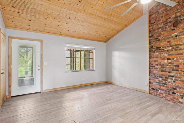 6050 W Hwy 4, Century, FL 32535