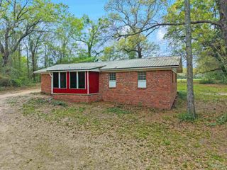 6050 W Hwy 4, Century, FL 32535