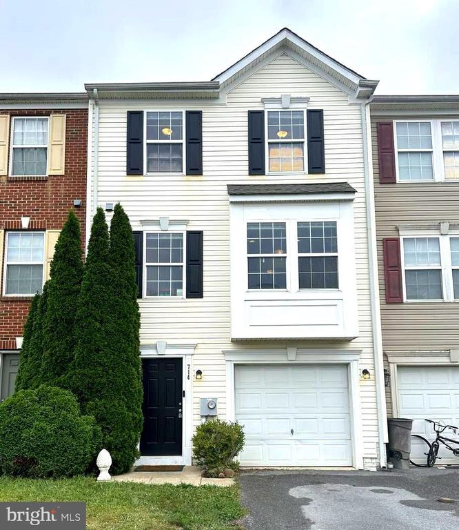 714 PRENTISS POINT PKWY, Martinsburg, WV 25401