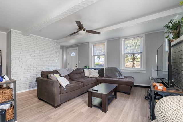 36 W Grove St, Middleboro, MA 02346