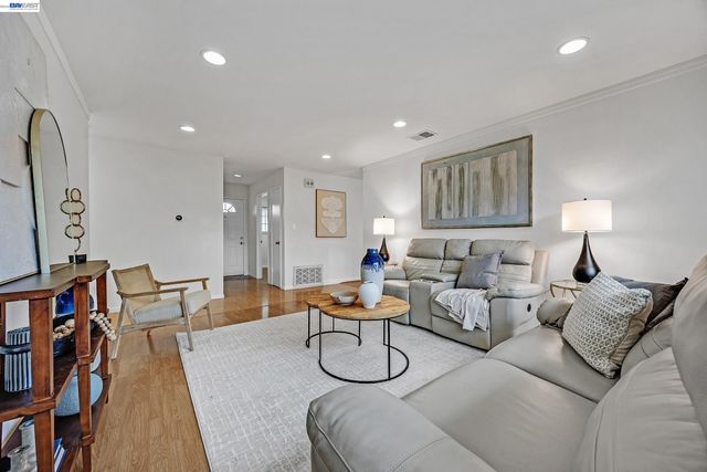 4034 Francisco St, Pleasanton, CA 94566