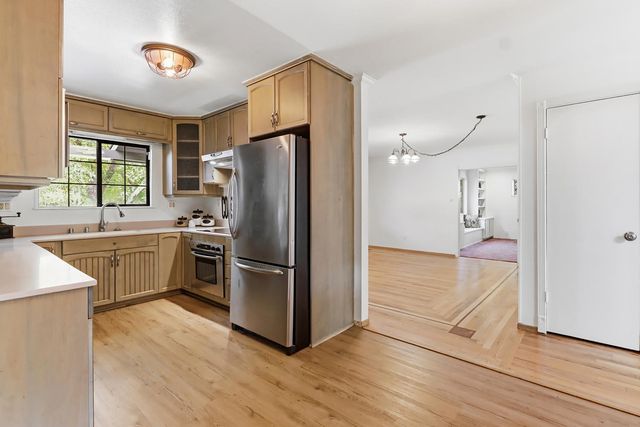 1224 Spruce Ln, Davis, CA 95618