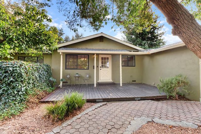 1224 Spruce Ln, Davis, CA 95618