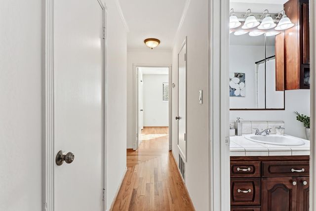 1224 Spruce Ln, Davis, CA 95618