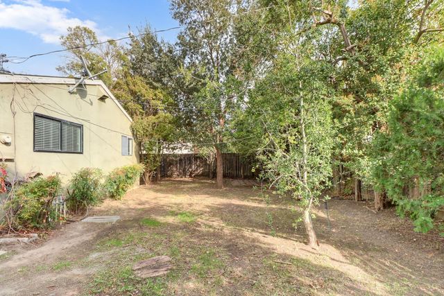 1224 Spruce Ln, Davis, CA 95618