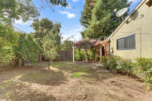 1224 Spruce Ln, Davis, CA 95618