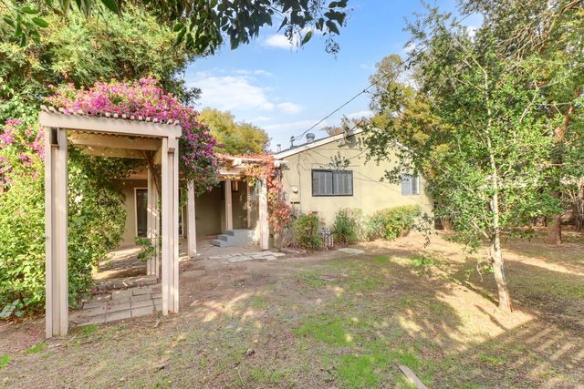 1224 Spruce Ln, Davis, CA 95618