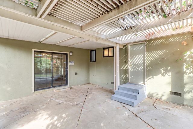 1224 Spruce Ln, Davis, CA 95618