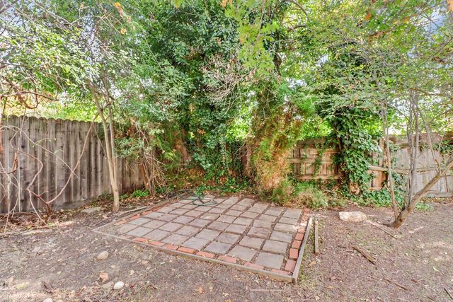 1224 Spruce Ln, Davis, CA 95618