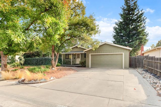 1224 Spruce Ln, Davis, CA 95618