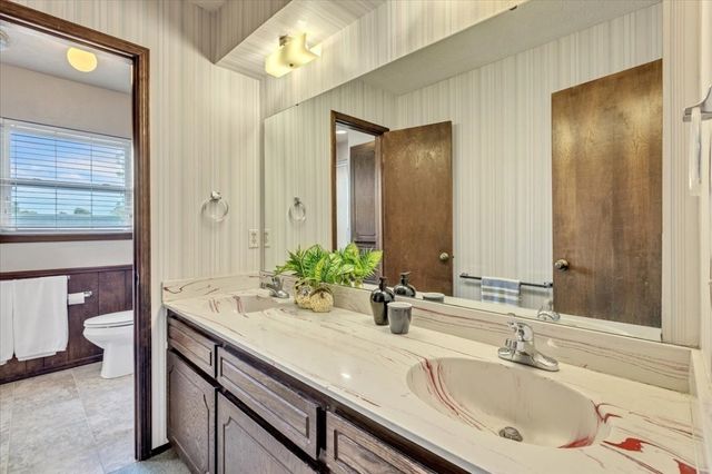 501 Queensboro Place, Yukon, OK 73099