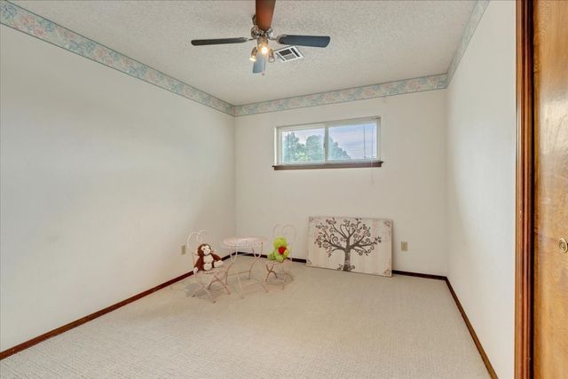 501 Queensboro Place, Yukon, OK 73099