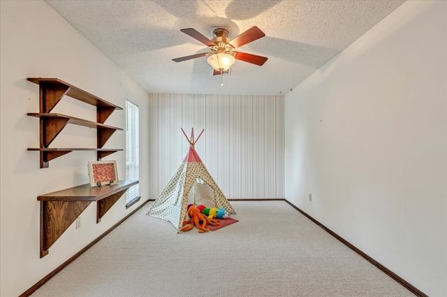 501 Queensboro Place, Yukon, OK 73099