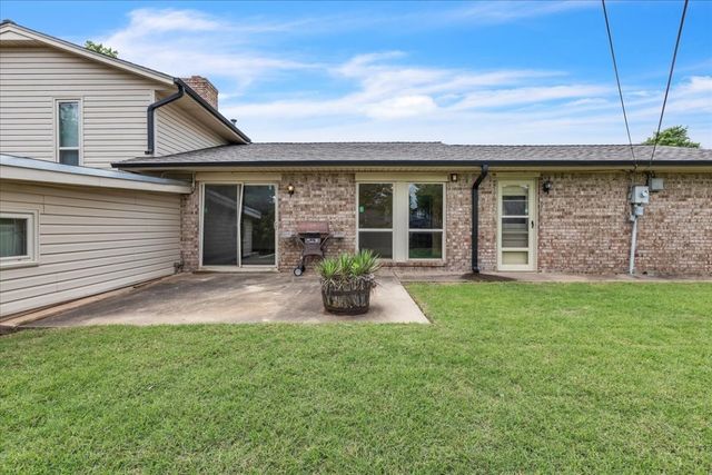 501 Queensboro Place, Yukon, OK 73099