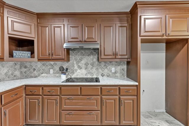 501 Queensboro Place, Yukon, OK 73099